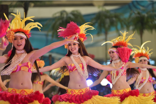 フラガールがリゾート気分を届ける無料ライブ配信｜福島のフラリゾート