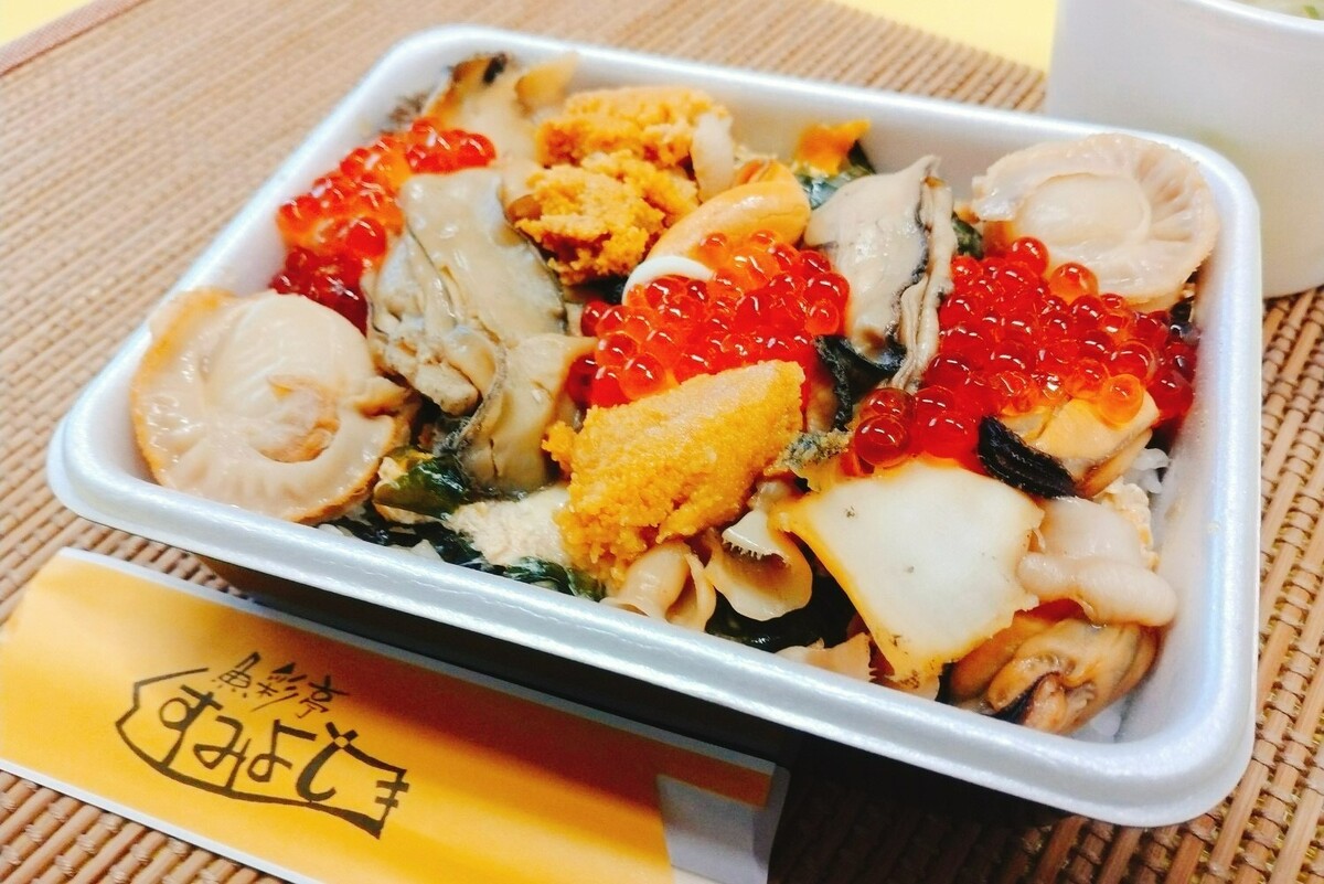 洋風こたつ列車メニュー例(いちご煮弁当)