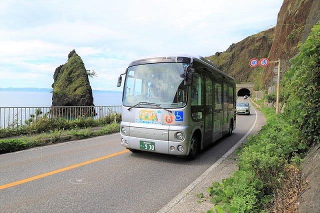 新潟市西蒲区、土日祝日は「にしかん観光周遊ぐる～んバス」でお